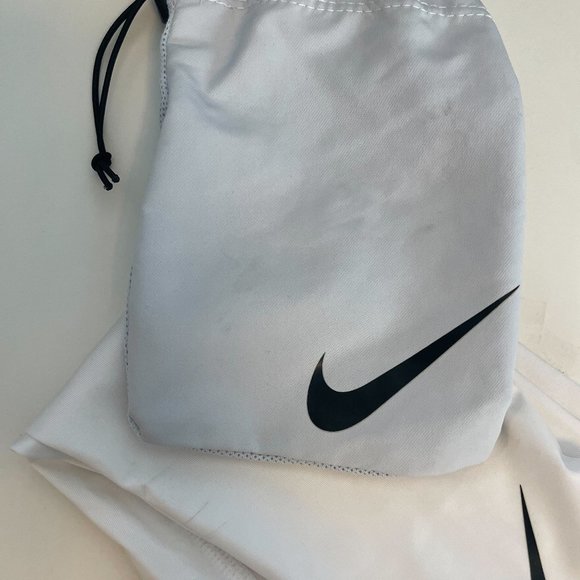 Nike New Solar Sleeve with DRI-FIT Technology White Mens -L/XL - Picture 1 of 3